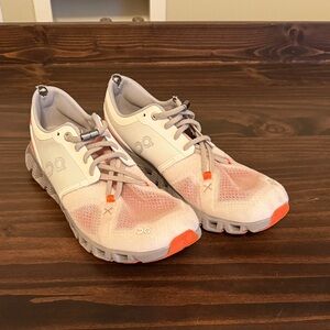 On Cloud Sneakers - women’s size 9